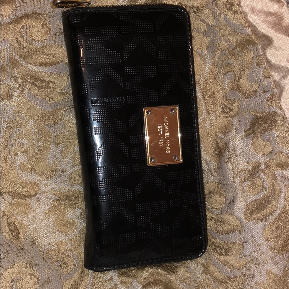 Michael kors wallet